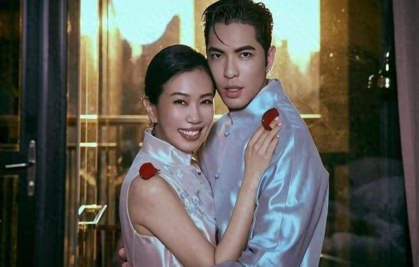 萧敬腾林有慧大婚，51岁新娘难掩喜悦激动，公开婚纱拍摄花絮