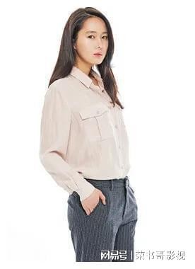 她是韩剧冷门女演员，曾为艺术奉献，34岁就已嫁给圈外男友。