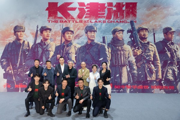 《长津湖》口碑稳了！深圳点映受访观众哭到停不下来