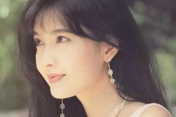 周慧敏简历资料个人 年轻时太漂亮了惊为天人