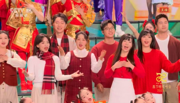 压轴央视春晚,上海彩虹室内合唱团版《难忘今宵》,你喜欢吗?