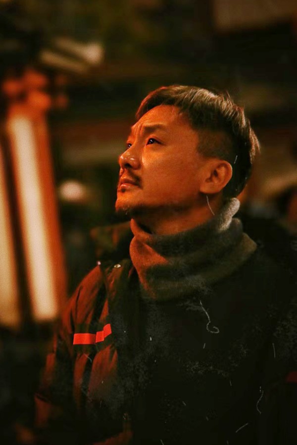 年度导演费振翔：“把《山花烂漫时》当作一部偶像剧来拍”