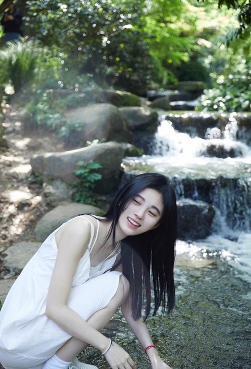 女明星出游穿搭图片