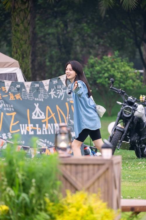 女明星出游穿搭图片