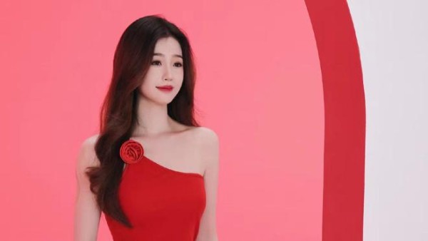 《非诚勿扰3》杀青，虞书欣又接《永夜星河》，与丁禹兮合作