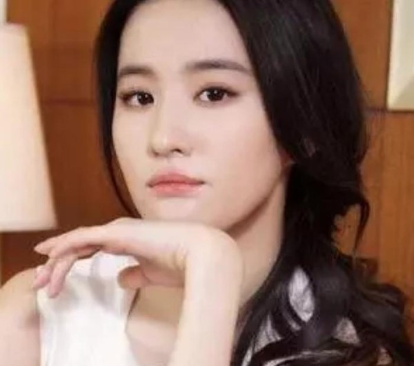 最美的4位女星：赵丽颖只排第四，鞠婧炜排在第二，第一美到极致