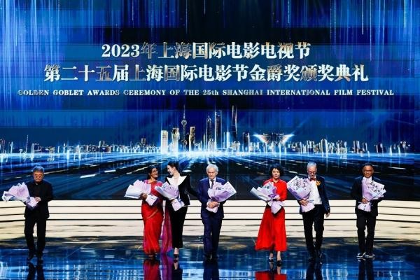 上海国际电影节金爵奖揭晓，胡歌大鹏同获“最佳男演员”