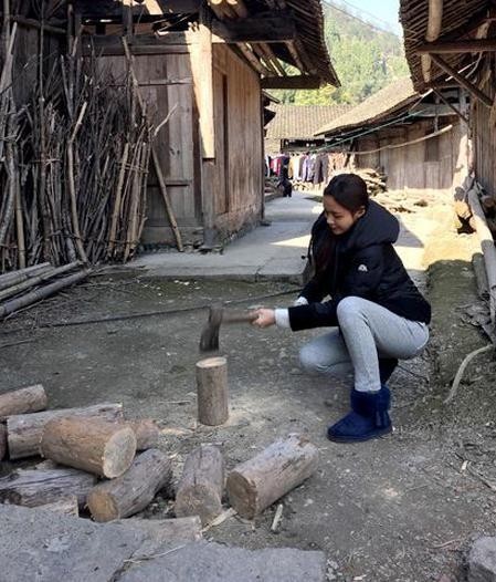 农村出来的那些明星,在老家一点架子都没有,你能认出那个是陈晓