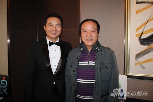 文祥与牛群老师共走红毯