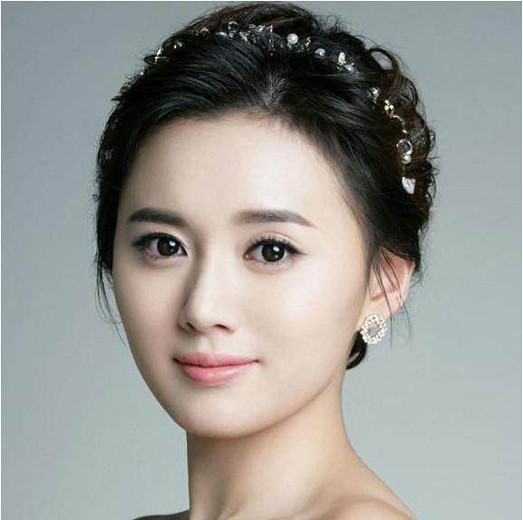 她是演员但作品没人气，却因与韩庚、翟天临、陈翔的绯闻才被关注