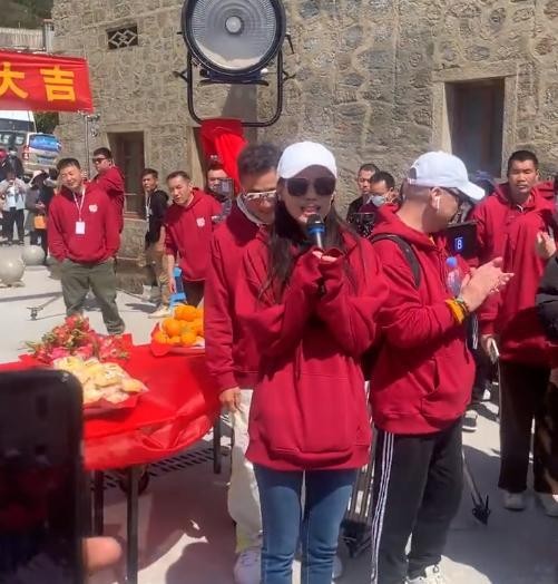 张艺兴与舒淇、梁家辉搭档《黎明时分见》，连片名都忘闹了个笑话