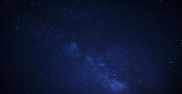 处理绯闻危机:名人的公关策略与应对方法