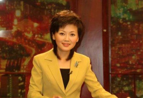 著名电视主持人，清华硕士毕业，如今42岁却无人敢娶