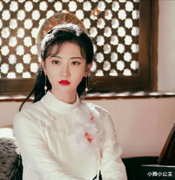 景甜恨嫁真相揭秘，感情坎坷心酸历程，令人泪目！