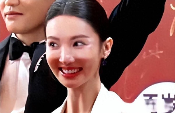 明星纷纷“变脸”？张雨绮成阿凡达，金晨难识，鞠婧祎超惊艳！