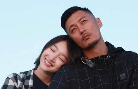娱乐圈两个浪子，感情经历丰富，他们妻子却都是最不被看好的那个