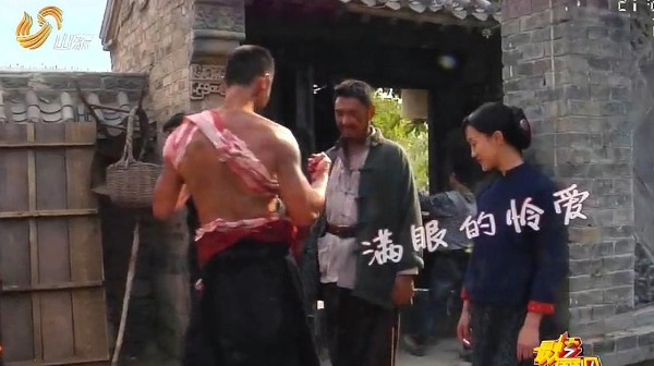 《红高粱》片场游戏，周迅甘心捡球，朱亚文跳舞，对方却不是周迅