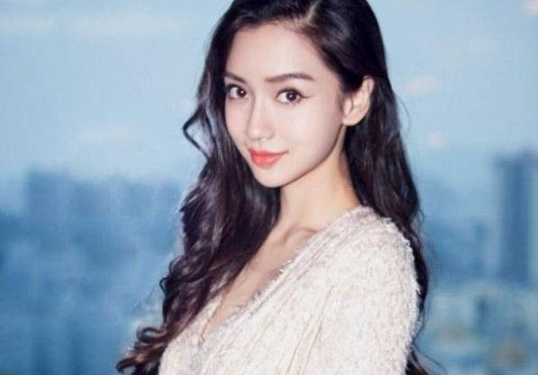 给女明星颜值打分，杨颖赵丽颖迪丽热巴三人中，赵丽颖分数最高！