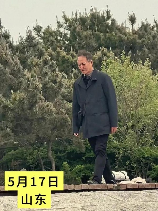 男子旅游偶遇“李云龙”扮演者