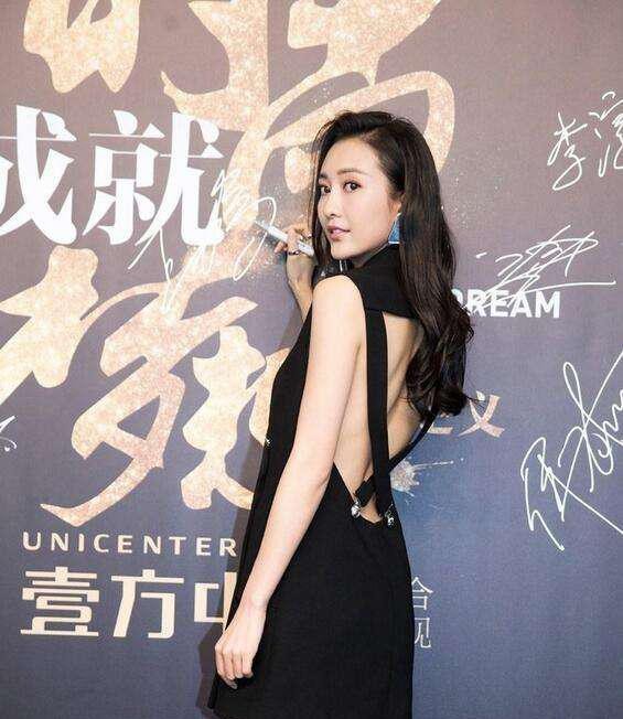女明星露背装, 性感or迷人? 赵丽颖抢眼, 杨幂性感, 王鸥挺美的!