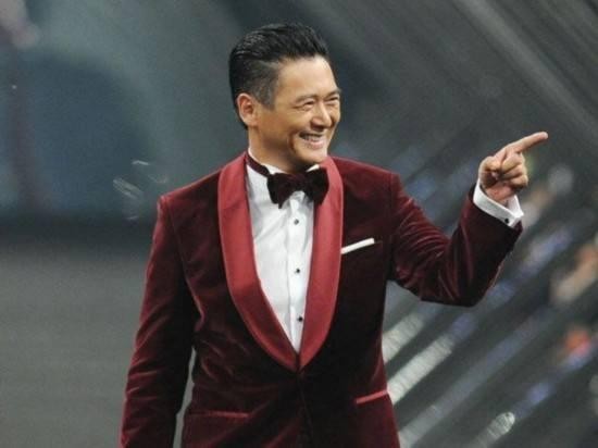盘点娱乐圈江湖地位高受人崇拜, 能做到呼风唤雨的6位大哥级明星
