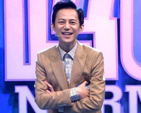 12年前这部剧才是胡歌颜值巅峰，连何炅都可以嫩的掐出水来！