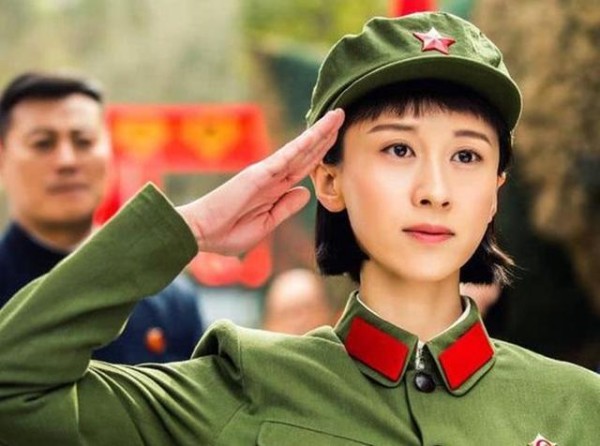 ​没有一点后台的女明星，出道14年零绯闻，打拼到35岁爆红