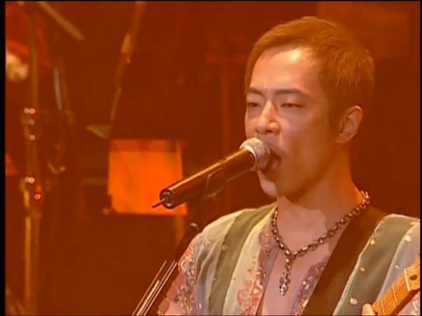 黄贯中为什么恨黄家驹,周杰伦说黄家驹不会唱歌(朱茵结婚那天周星驰在干嘛) 本文共(6276字)