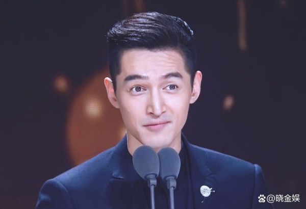 胡歌：效仿前辈李亚鹏，大年初十主动地官宣自己已经“结婚生女”