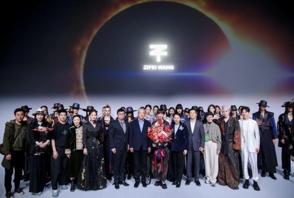 ZIFEI WANG 25AW《尘沾影覆》：敦煌美学重构当代精神图腾