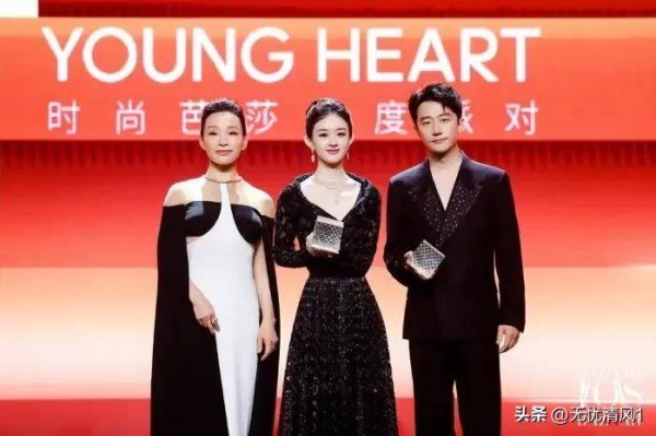赵丽颖称霸时尚芭莎年度派对，杨幂无故缺席却仍是焦点！