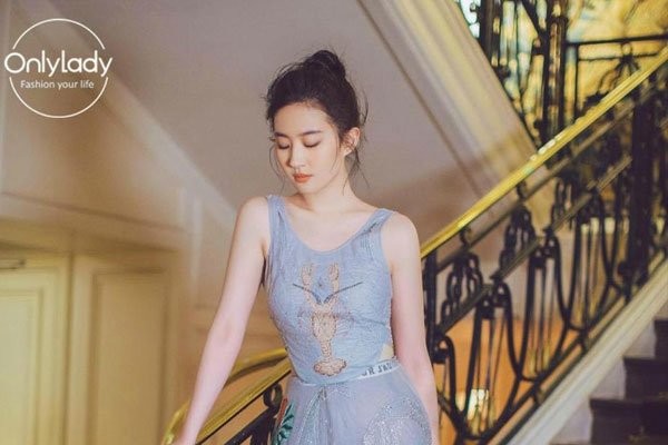 刘亦菲透视裙不穿内照 媒体偷拍诬陷消息从哪里来