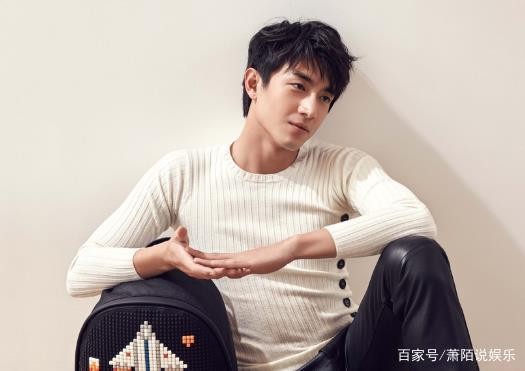 林更新微博更新，发图配文“mua”！粉丝喊话：这就公布恋情了？
