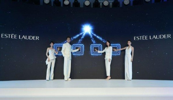 雅诗兰黛“夜续胶原、愈夜”新生’启动仪式