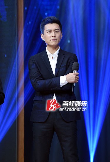 因为靳东的走红，“老干部”这个称谓也成为热门词。