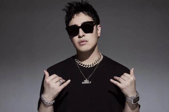 TRICE x 徐震 x 潘玮柏联名系列吊坠