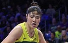 李月汝2篮板佩奇19+8 风暴客场力克飞翼