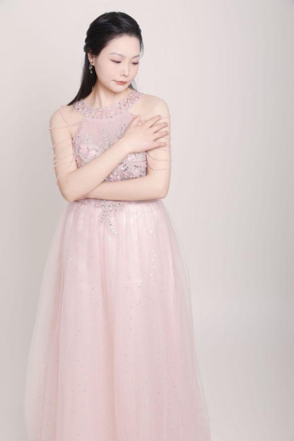 向婷婷——新星闪耀，婷婷玉立