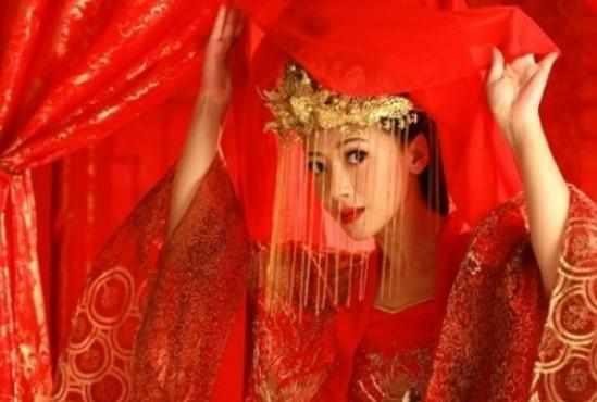 盘点穿古装嫁衣的女明星：赵丽颖惊艳