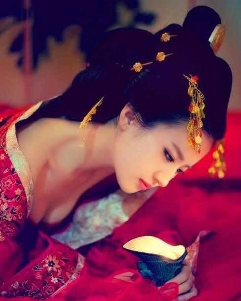 盘点穿古装嫁衣的女明星：赵丽颖惊艳