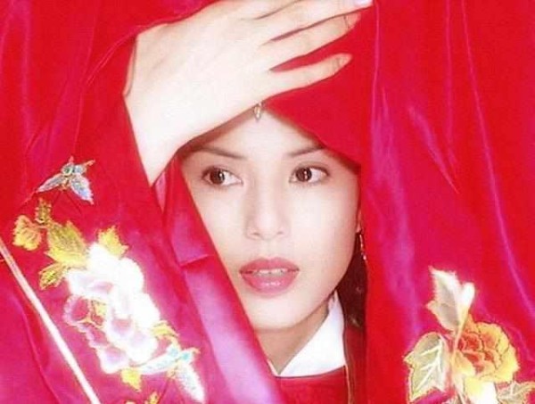 盘点穿古装嫁衣的女明星：赵丽颖惊艳