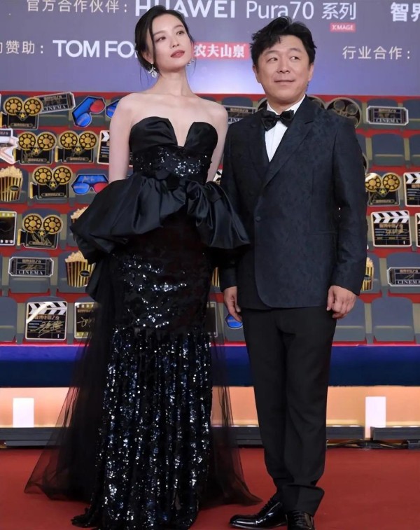 微博电影之夜红毯：倪妮优雅迷人，钟楚曦明艳大气，张钧甯性感妩
