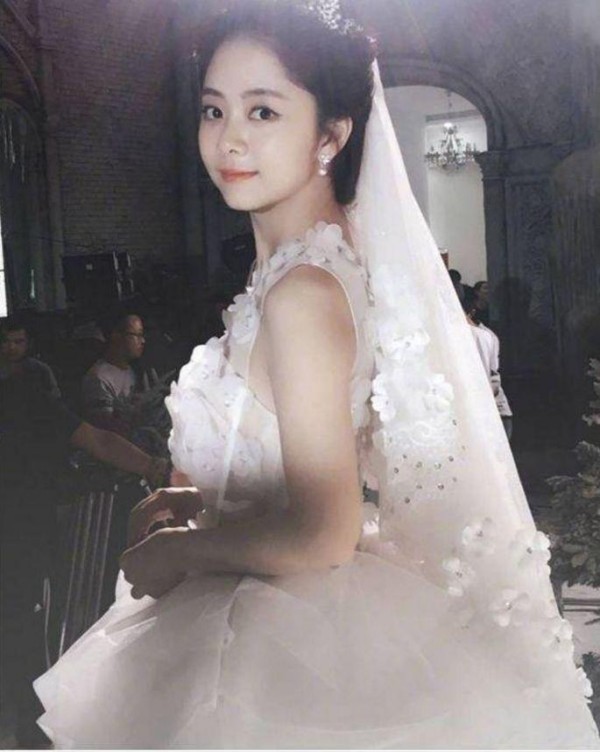 穿婚纱的女明星，杨颖的婚纱价值100多万，却不及王祖贤惊艳！