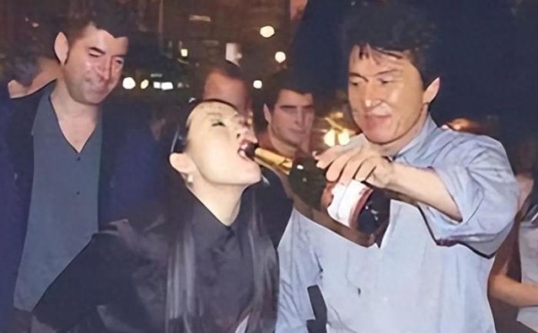 内娱乱象：家暴离婚谜团多，猜谜毒瘤更惊心