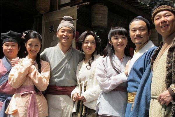 《山海情》让闫妮、姚晨再次同框<strong></p> <p>闫妮</strong>，上下级关系发生了变化