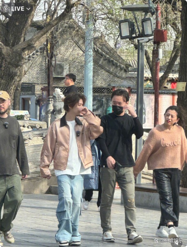 鹿晗现身石家庄多地拍摄：团队超严苛，粉丝超热情的追星盛事！
