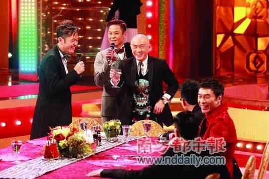 节目中嘉宾除了比Pose,还可以品尝美食