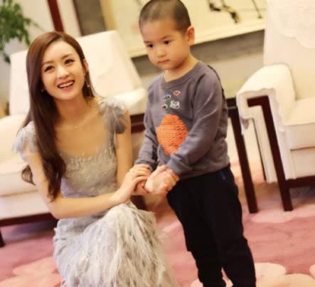 出席亲友婚礼明星谁最接地气？古力娜扎跳舞，葛优化身证婚人！