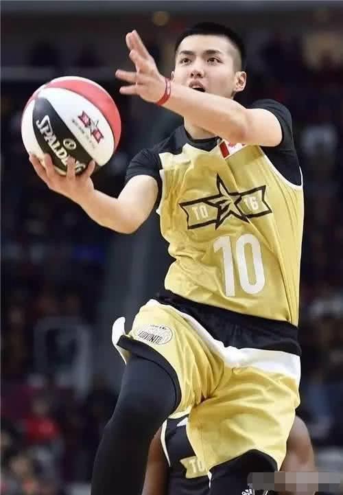 娱乐圈5位体育达人:邓伦曾是跳高运动员,我们可能都被热巴骗了