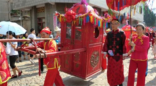 结婚有什么习俗 结婚当天传统婚礼习俗推送